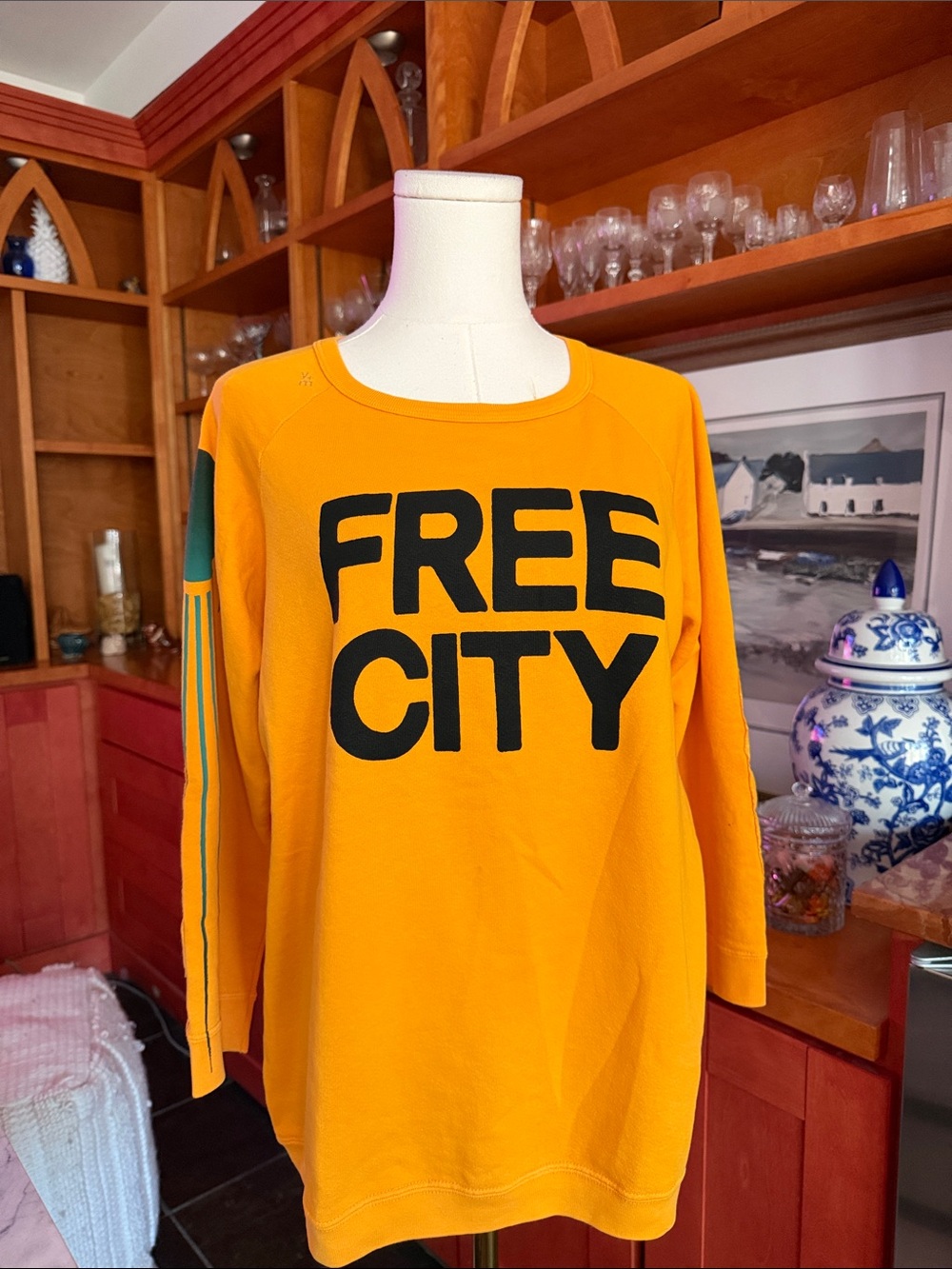 FreeCity Women's Golden Graphic Mixed Media Sweater Sweatshirt Medium